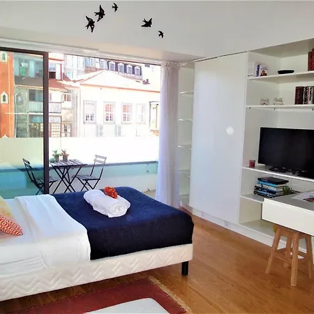 Porto Sunny Terrace Almada *